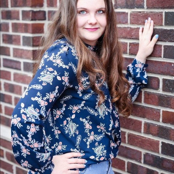 Meet your Posher, Anastasia - Picture 3 of 6